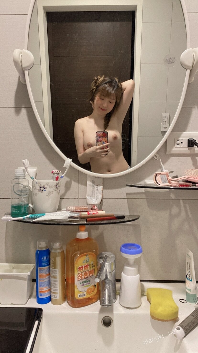 ♈ ♈ ♈  白富美的淫荡生活，学心理学的女大学生，【karinnoracam】Patreon个人VIP订阅作品（二）海边游玩，极品大奶子，赞！