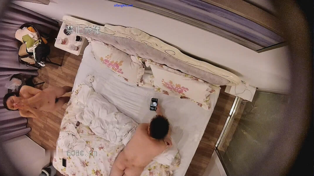 2023-11-22流出安防酒店偷拍❤️高颜值美女在接电话的时候被疯狂输出内裤蒙脸