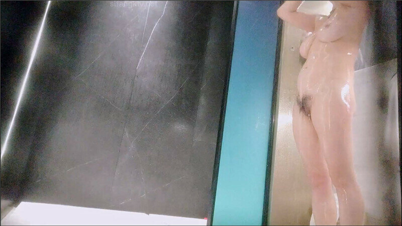 澡堂子内部员工偷拍❤️几个白白嫩嫩的少妇洗澡泡汤换衣服