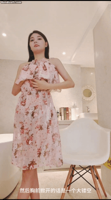 【猎奇尝鲜 内部群直播 美女模特展示各种骚衣服顶级擦边】18V