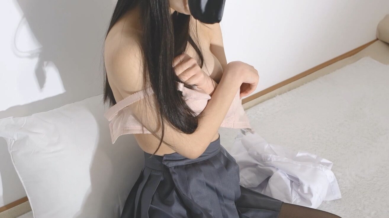 ⚡⚡最新12月震撼流出，森萝财团万众瞩目女神！微博SS纯天然极品治愈系清纯美女【赤西夜夜】万元定制，麻衣学姐恋足露逼诱惑十足