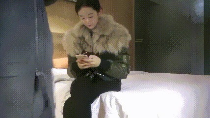 高颜值大奶美女吃鸡啪啪 流水了有反应啦 嗯 能不能不戴套 不行 肤白貌美鲍鱼粉嫩 被大叔狠狠输出 浪叫连连