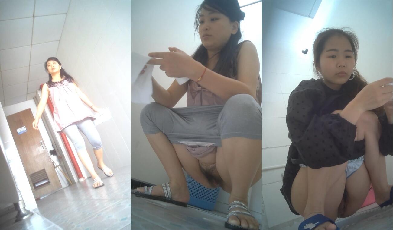 《极品CP⚡魔手☛外购》坑神潜入某单位女厕实拍超多小姐姐方便，后位前位赤裸裸逼脸同框，打扮洋气的美女尿完不走自扣阴部
