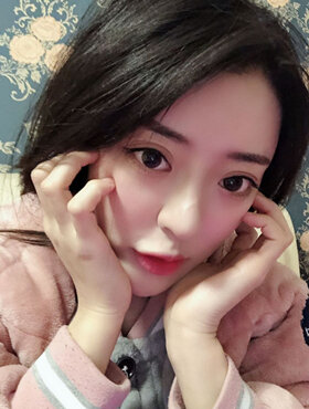 【极品反差婊】高颜值美女金诗媛与男友性爱自拍流出，是你梦寐以求的女孩吗？！