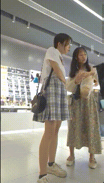 商城偷窥漂亮JK美眉 都是大屁屁卡着小内内 看着很诱惑