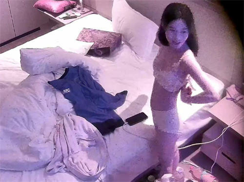 11-30 ，极品酒店偷拍！短发清纯乖乖女 小公主一样的女孩，瘦瘦的苗条身材，懵懵懂懂 被男友任意摆弄，性感很温柔，被狠干 累趴了