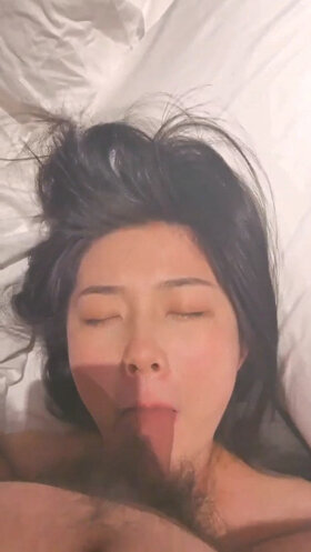 【极品反差婊】清纯小美女被男友骑脸输出！太清纯了，看完非常愤怒，感觉自己老婆被人上了！